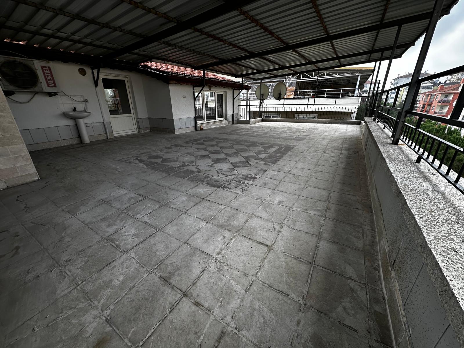 CUMHURİYET MH.'DE ATAPARKA 300 M MESAFEDE SATILIK DUBLEX DAİRE